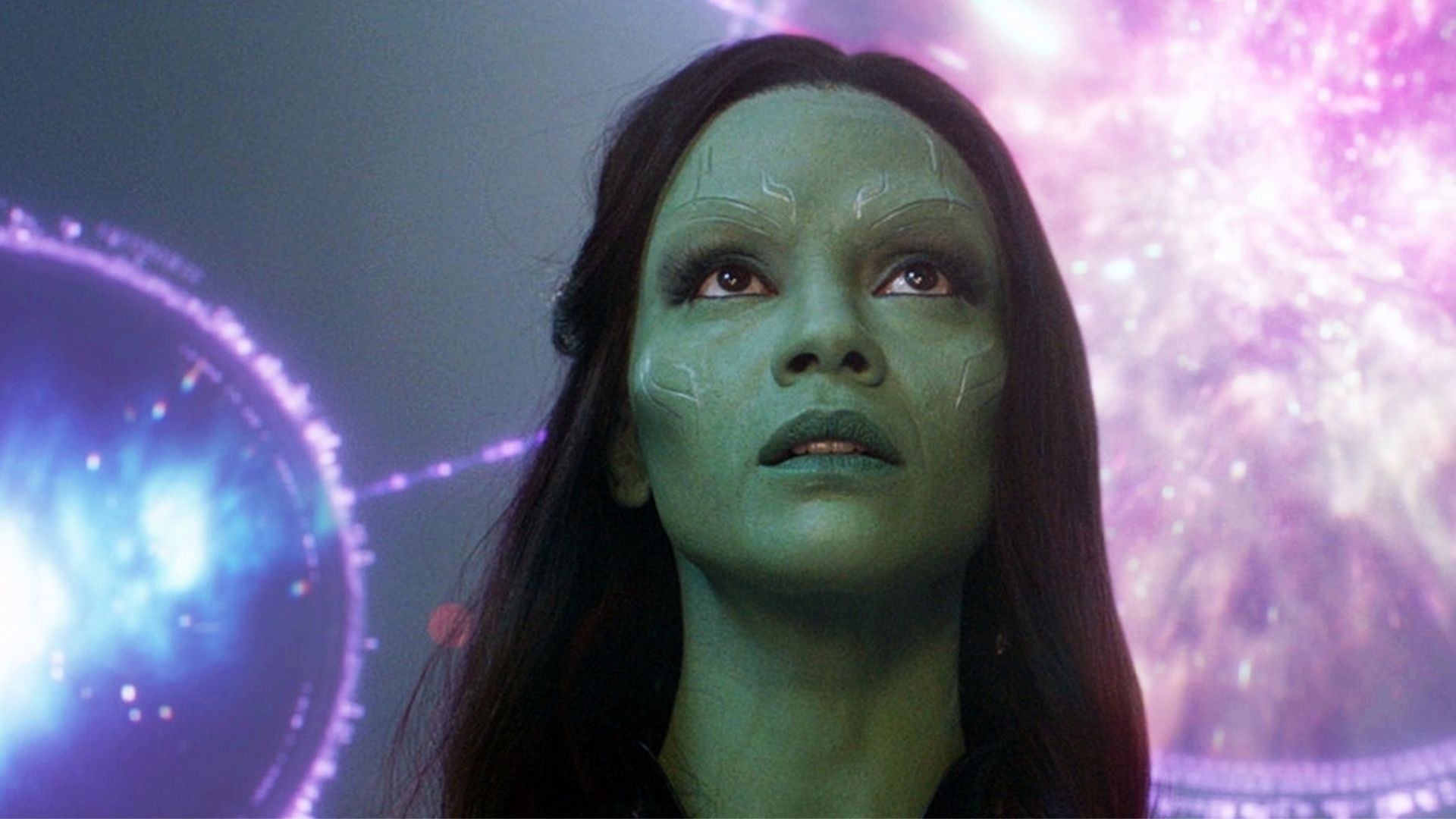 “Guardiões da Galáxia 3”: Zoe Saldaña mostra novo visual de Gamora na sequência