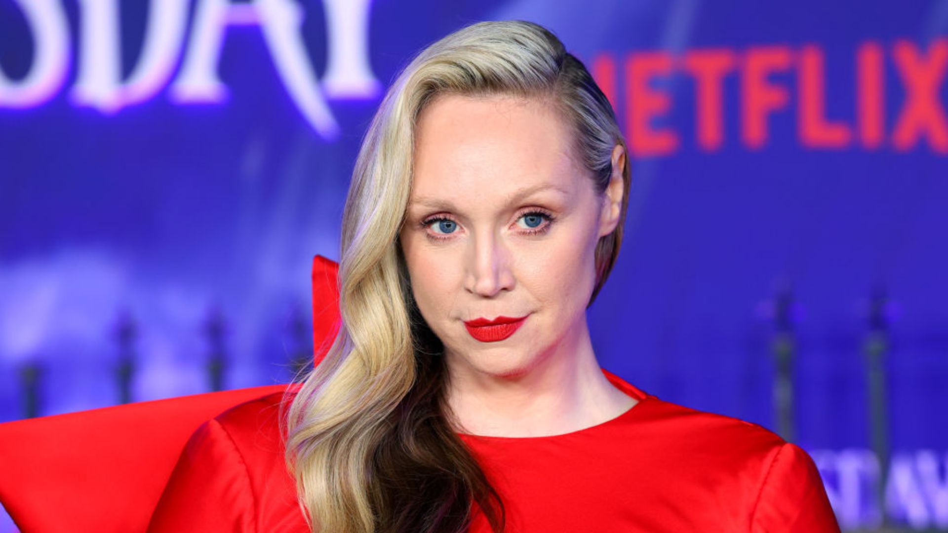 Gwendoline Christie diz que se sentiu bonita pela primeira vez em “Wandinha”