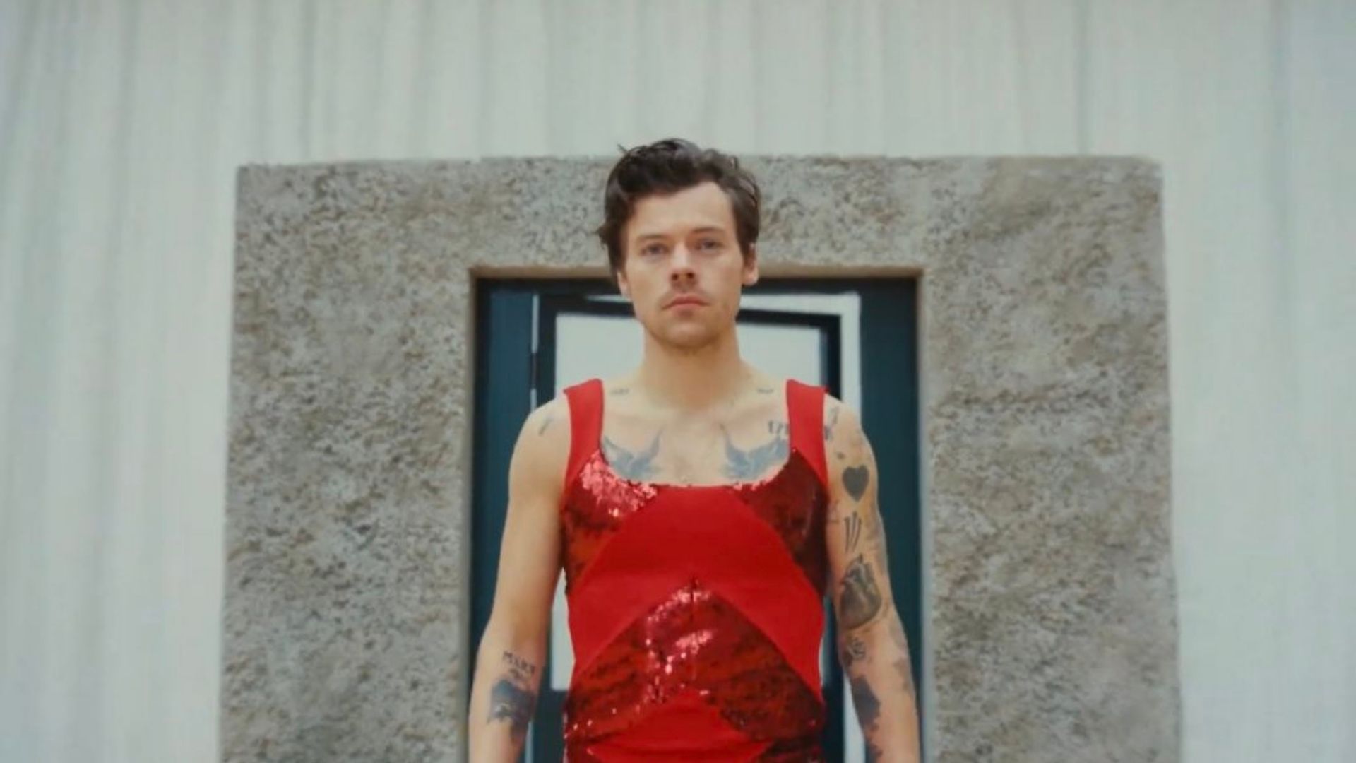 Harry Styles dá início a nova era com clipe de “As It Was”