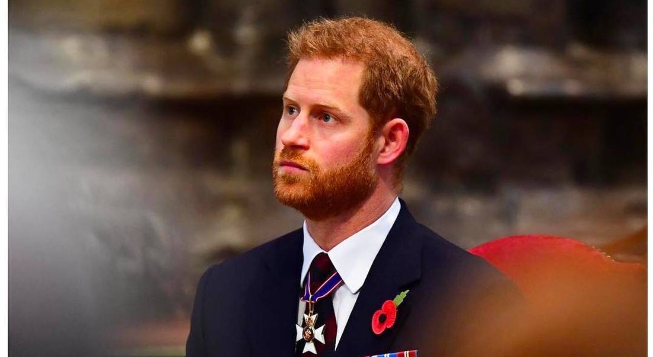 Príncipe Harry processa dois grandes jornais britânicos por mensagens de voz hackeadas