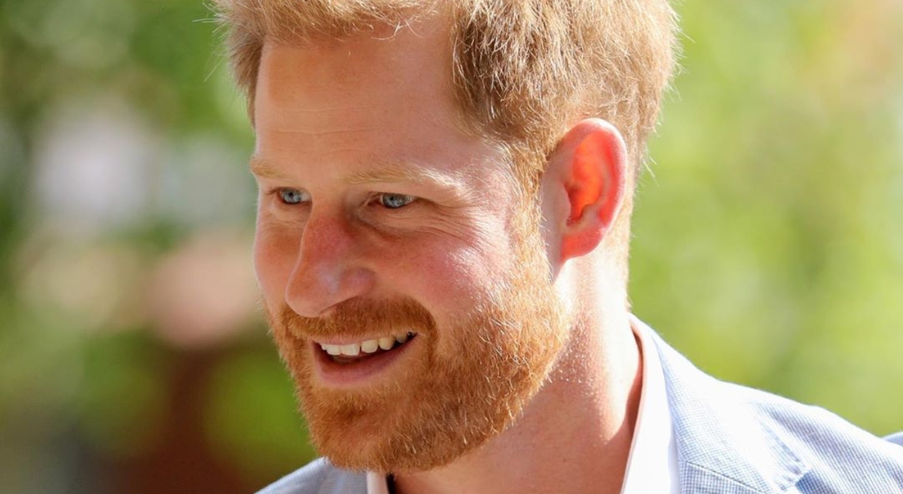 Príncipe Harry toma medidas legais contra a imprensa britânica: “Vi isso acontecer com a minha mãe”