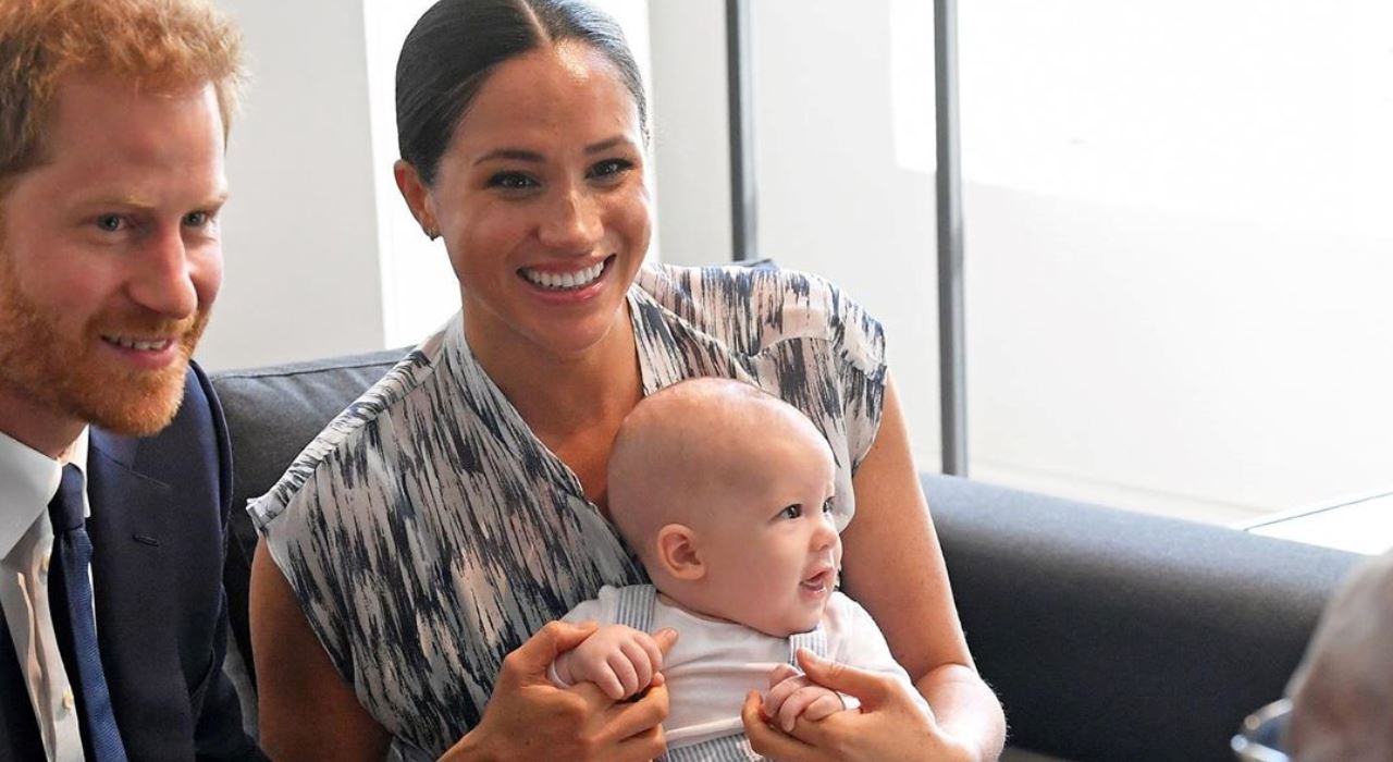 Antes de renúncia, Harry e Meghan Markle teriam sido aconselhados a lidar melhor com a imprensa britânica