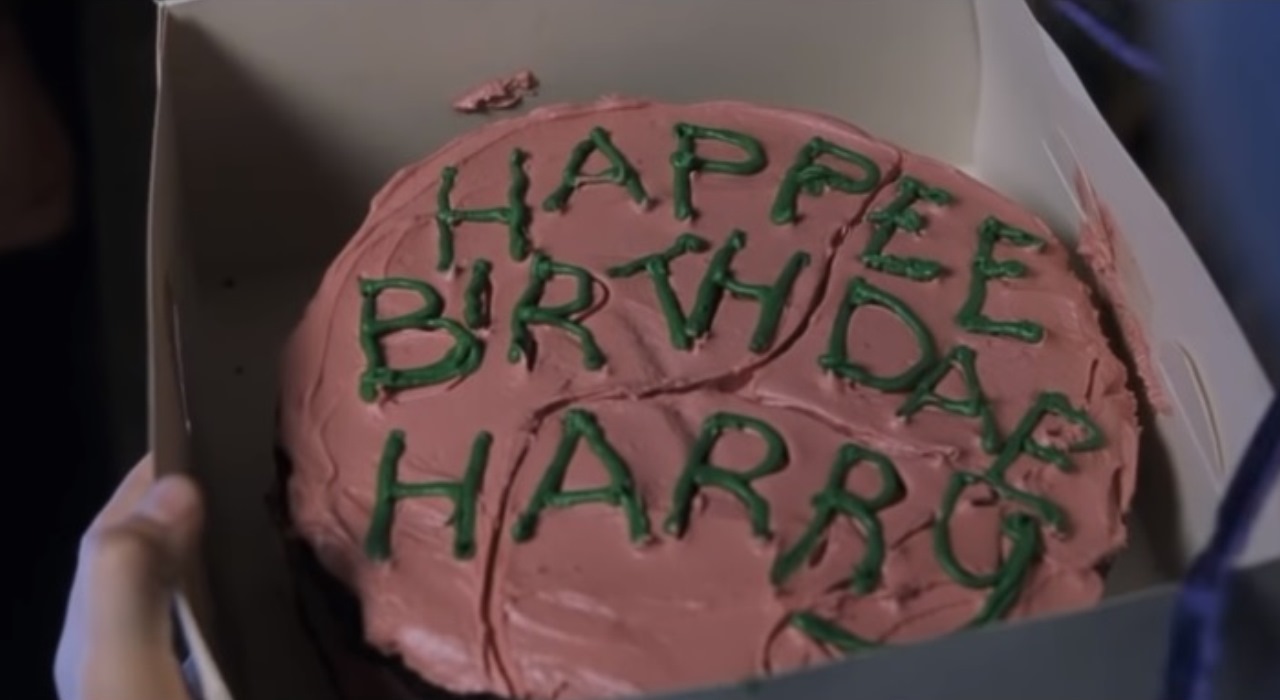 Fã de Harry Potter ganha bolo de aniversário inspirado no bolo de Hagrid