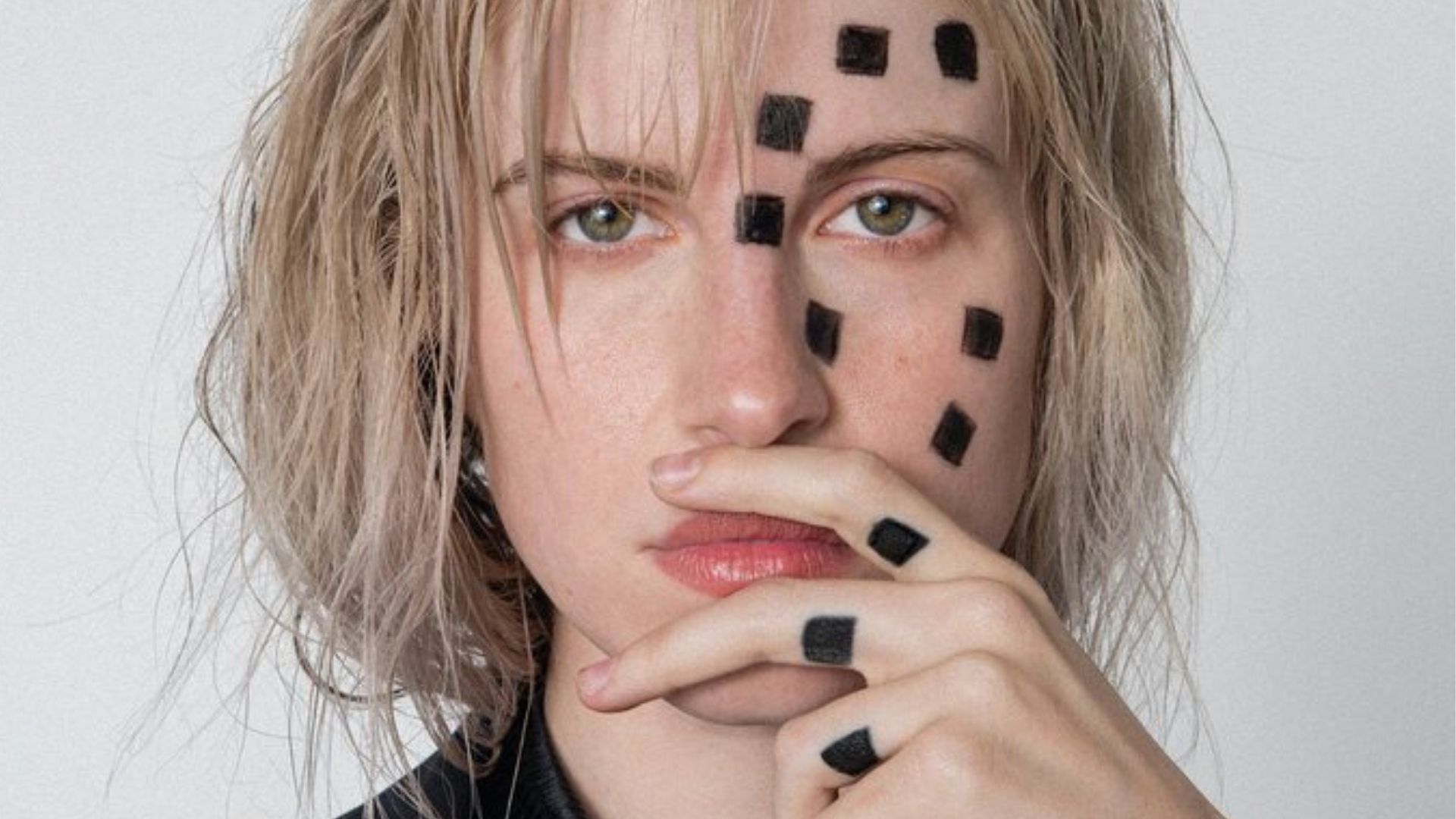 Hayley Williams revela capa do álbum Petals For Armor