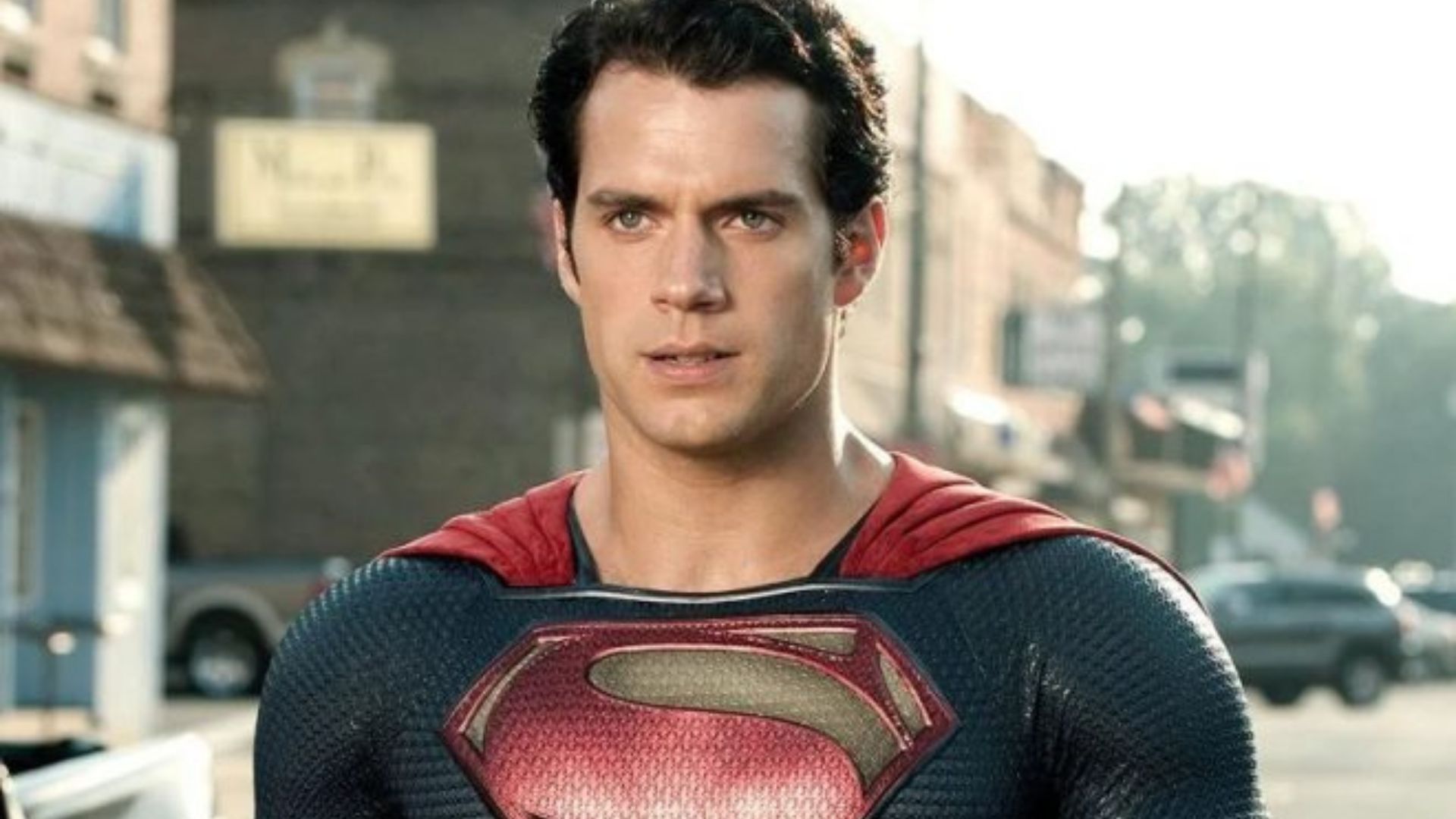 Henry Cavill ainda não teria assinado um novo contrato com a Warner, diz site