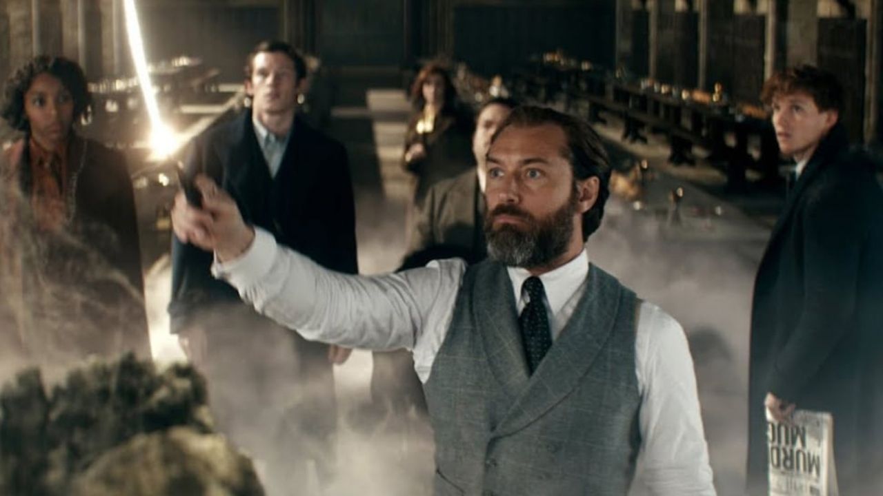 Hogwarts é destaque do novo pôster de “Animais Fantásticos: Os Segredos de Dumbledore”