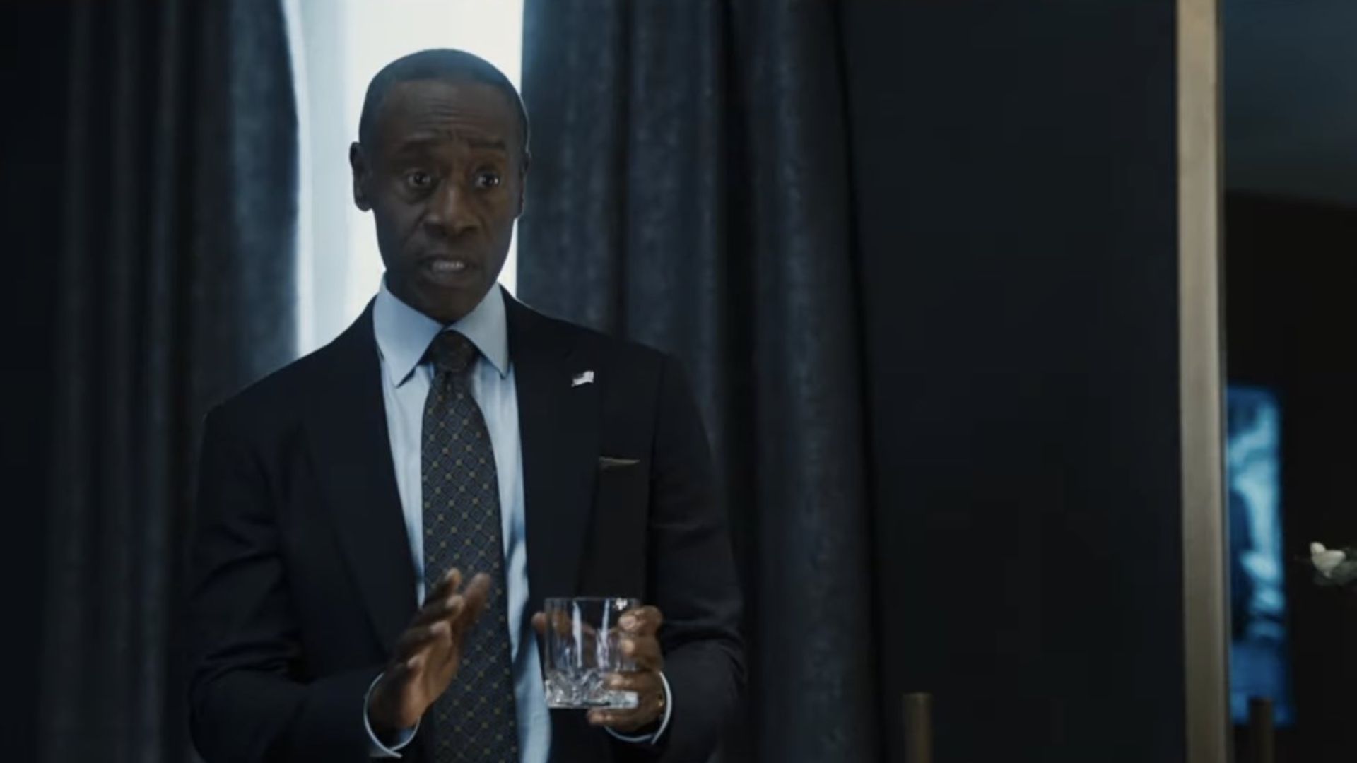 “Invasão Secreta”: último episódio revela quando Rhodes foi substituído pelos Skrulls