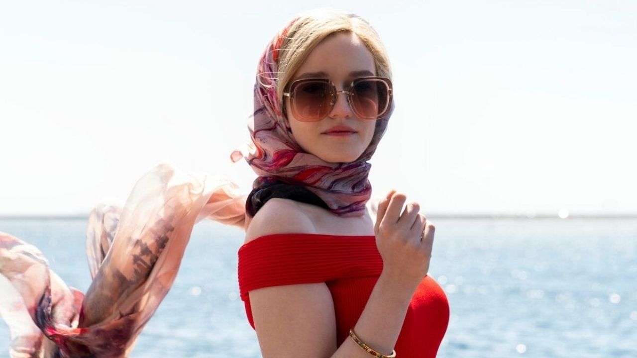 “Inventando Anna” ganha trailer inédito com Julia Garner vivendo uma socialite golpista; veja