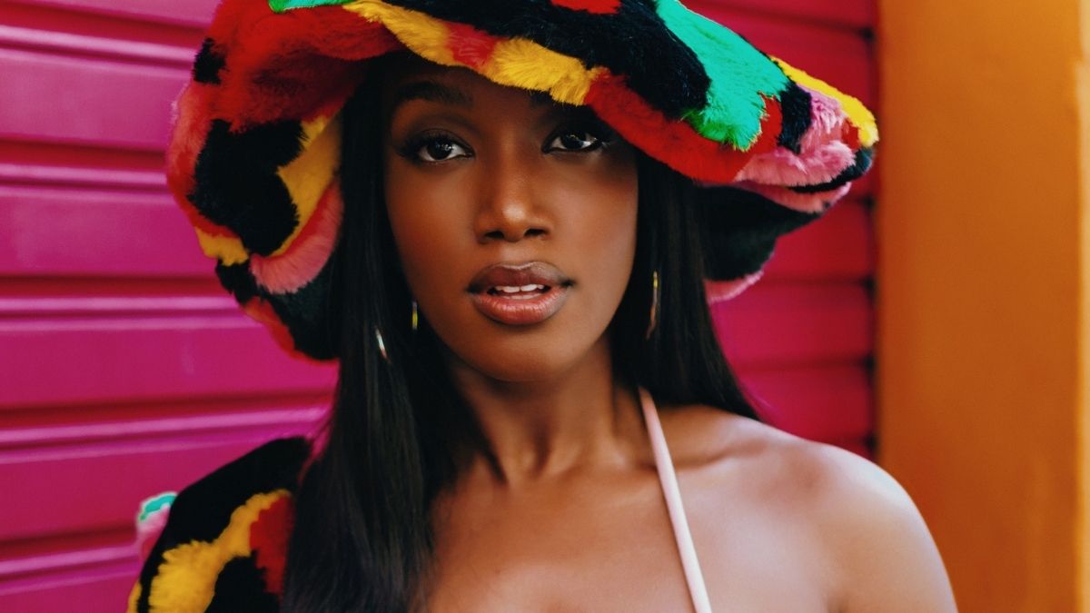 Iza celebra suas origens e conquistas no clipe de “Gueto”