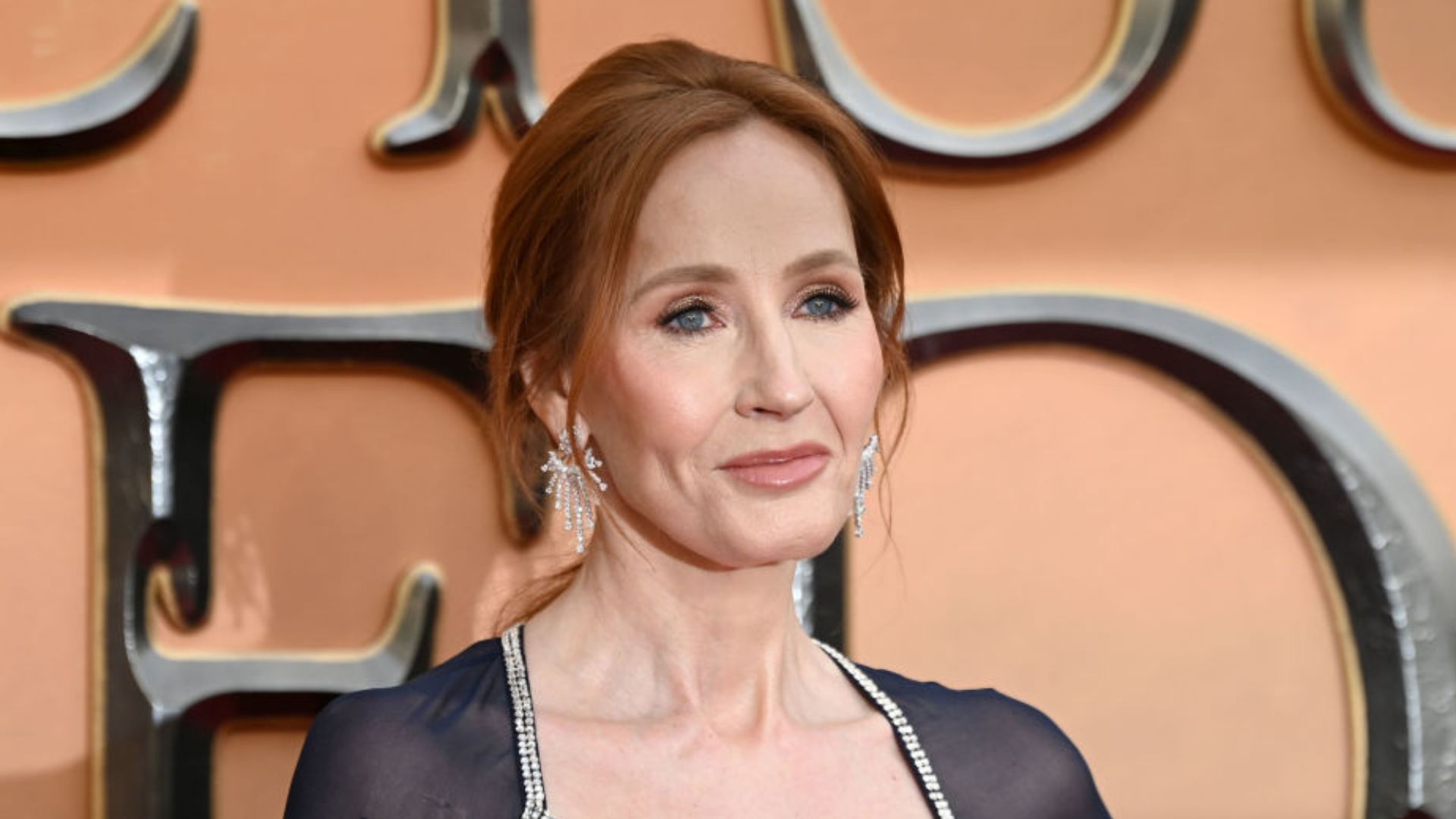 J.K. Rowling diz que tem o apoio de “uma tonelada de fãs” de “Harry Potter” em caso de transfobia