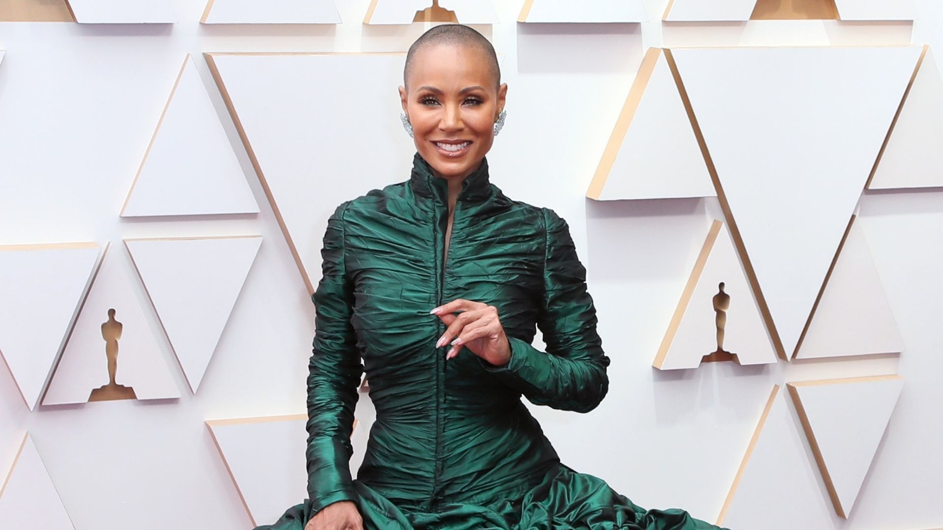 Jada Pinkett-Smith se pronuncia pela primeira vez após soco de Will Smith em Chris Rock