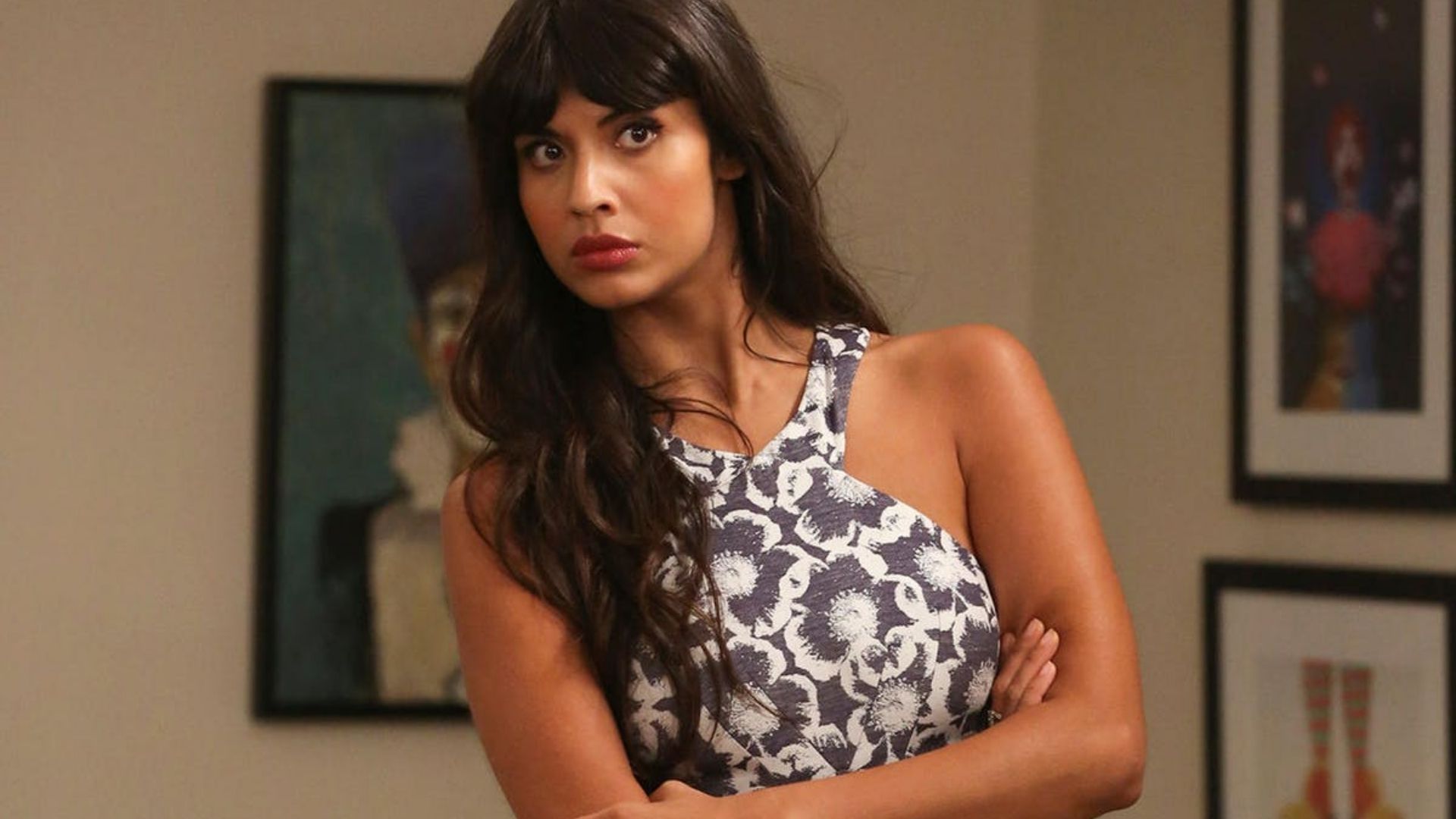 Jameela Jamil aparece como Titânia em nova imagem de “Mulher-Hulk”; veja