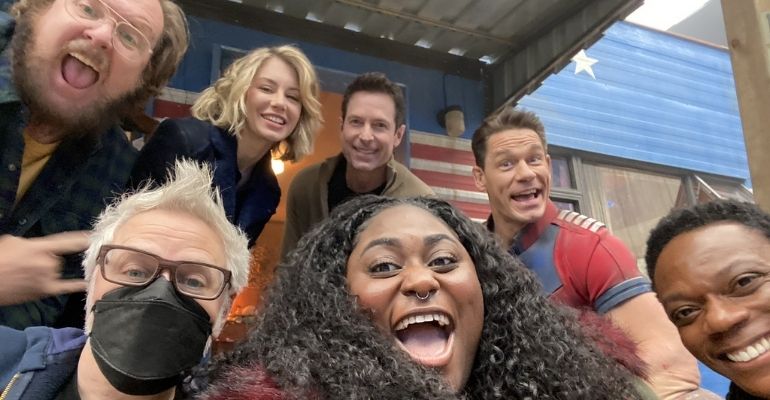 James Gunn divulga fotos dos bastidores de “Peacemaker”, spin-off de “O Esquadrão Suicida”