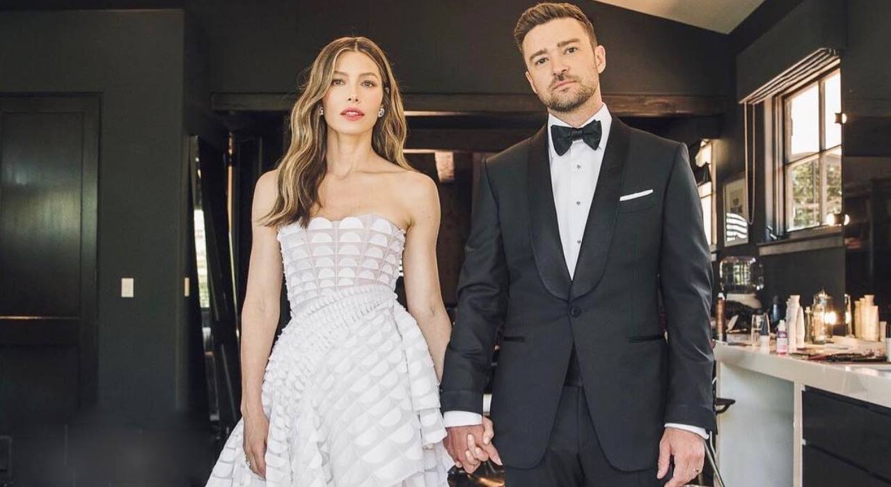 Jessica Biel teria ficado envergonhada e chateada com as fotos de Justin Timberlake em intimidade com outra atriz