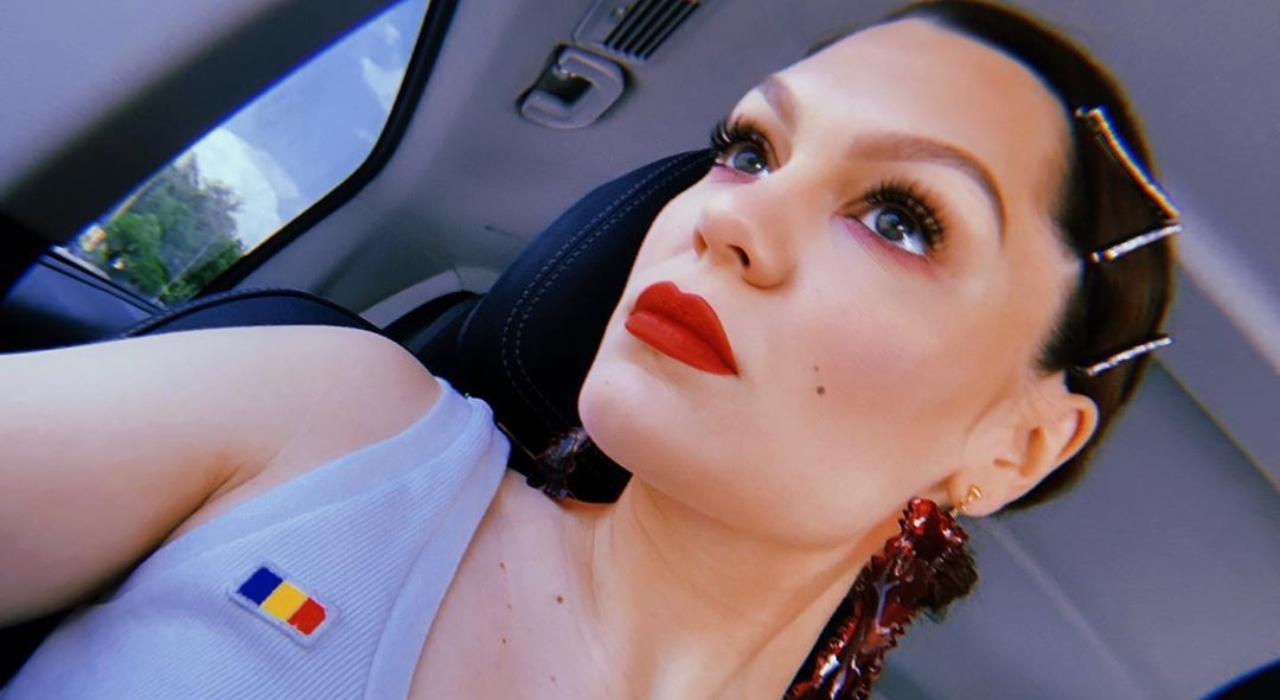 Jessie J desembarca no Brasil para se apresentar em São Paulo e no Rock in Rio