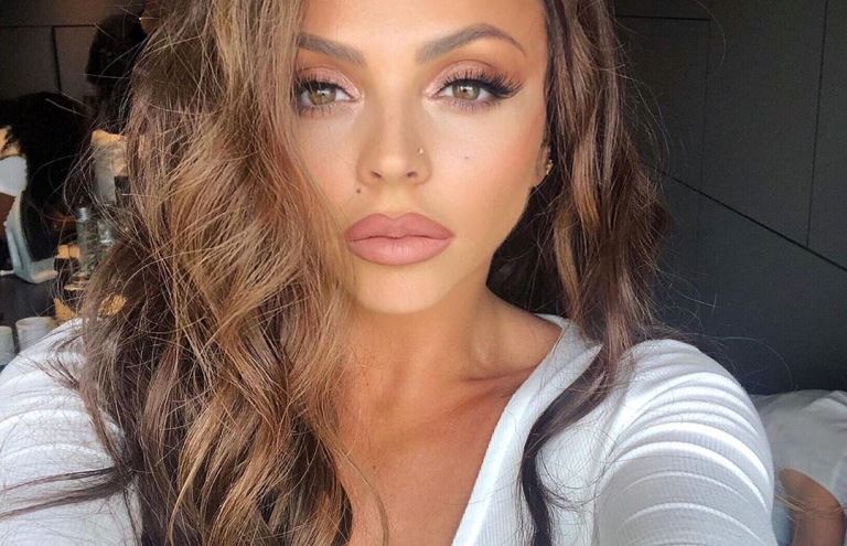 Jesy Nelson do Little Mix fala sobre tentativa de suicídio após ataques no Twitter