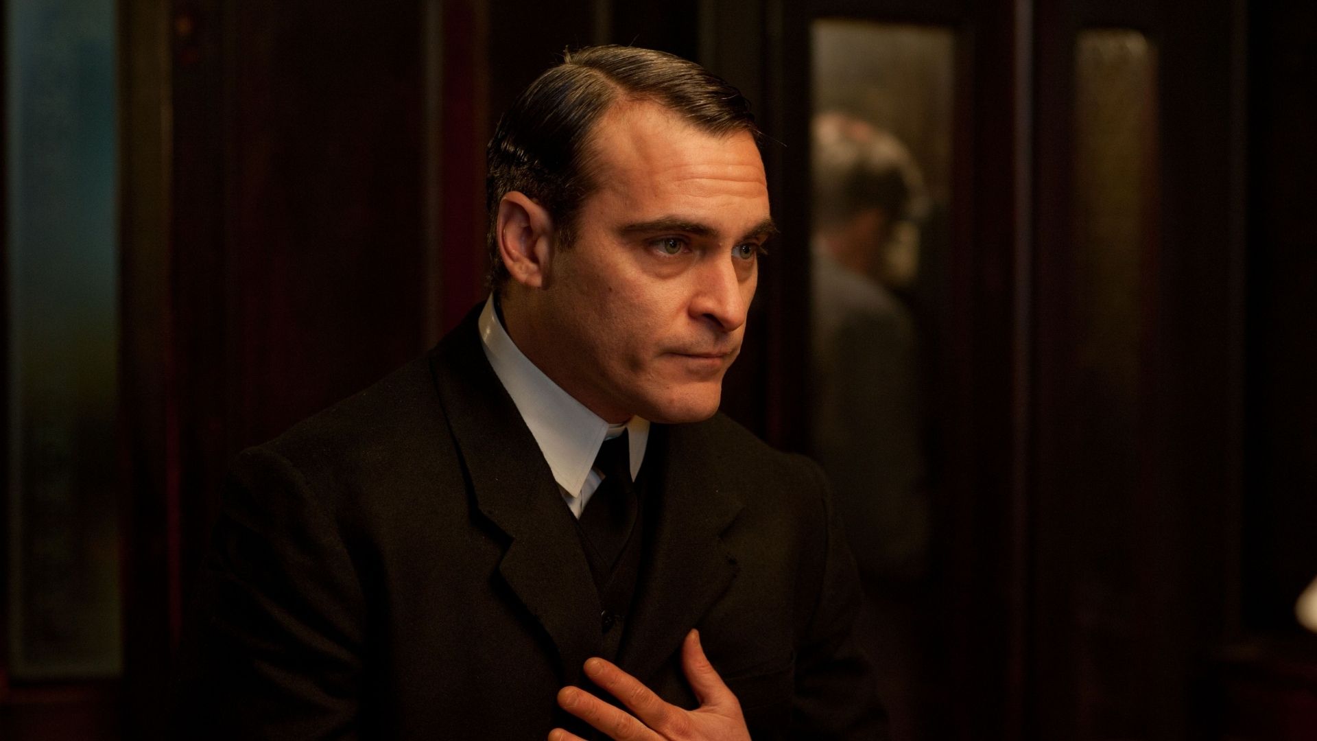 Joaquin Phoenix aparece como Napoleão em foto dos bastidores de filme de Ridley Scott; confira