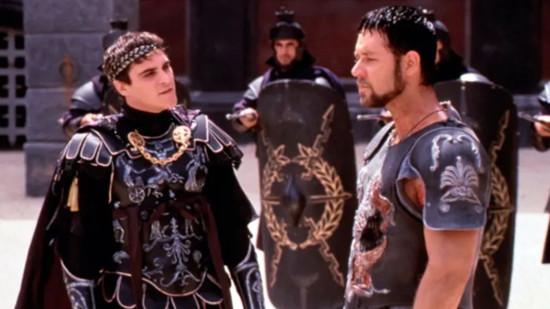 Russell Crowe parabeniza Joaquin Phoenix por vitória como Melhor Ator no Oscar 2020