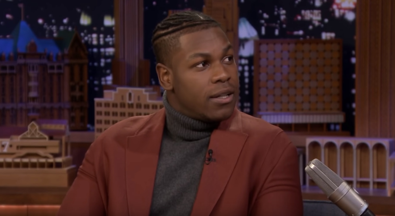 John Boyega revela que roteiro perdido de Star Wars foi vendido por 85 dólares no eBay