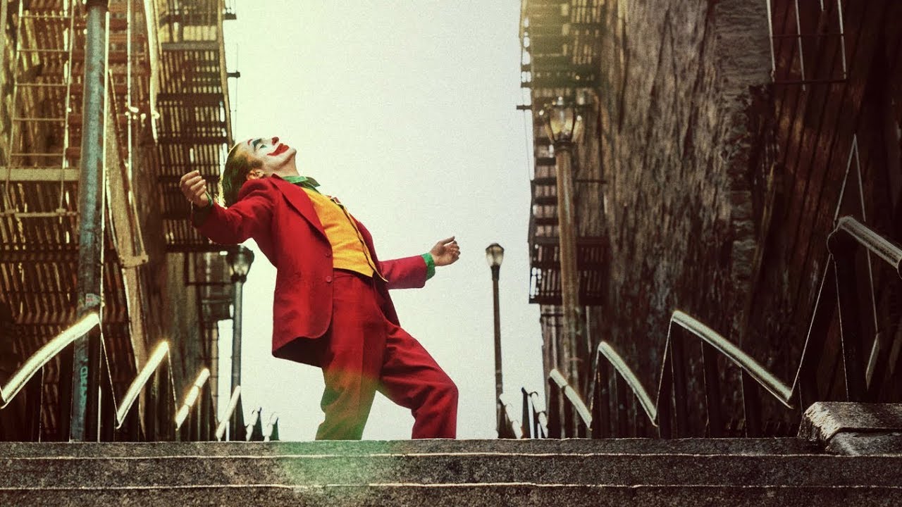 Fãs de Coringa são atacados com ovos na famosa escadaria do filme que virou ponto turístico