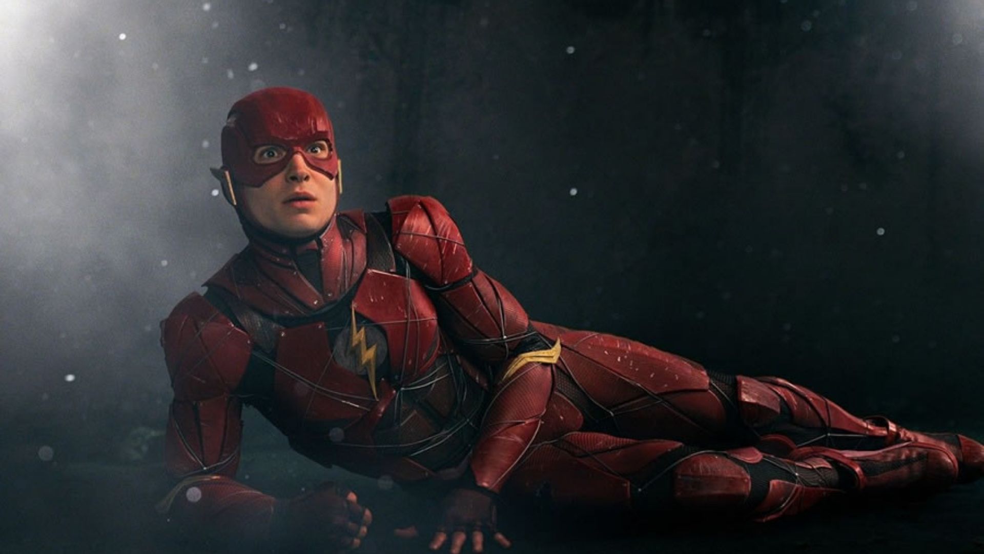 Juiz suspende caso contra Ezra Miller no Havaí
