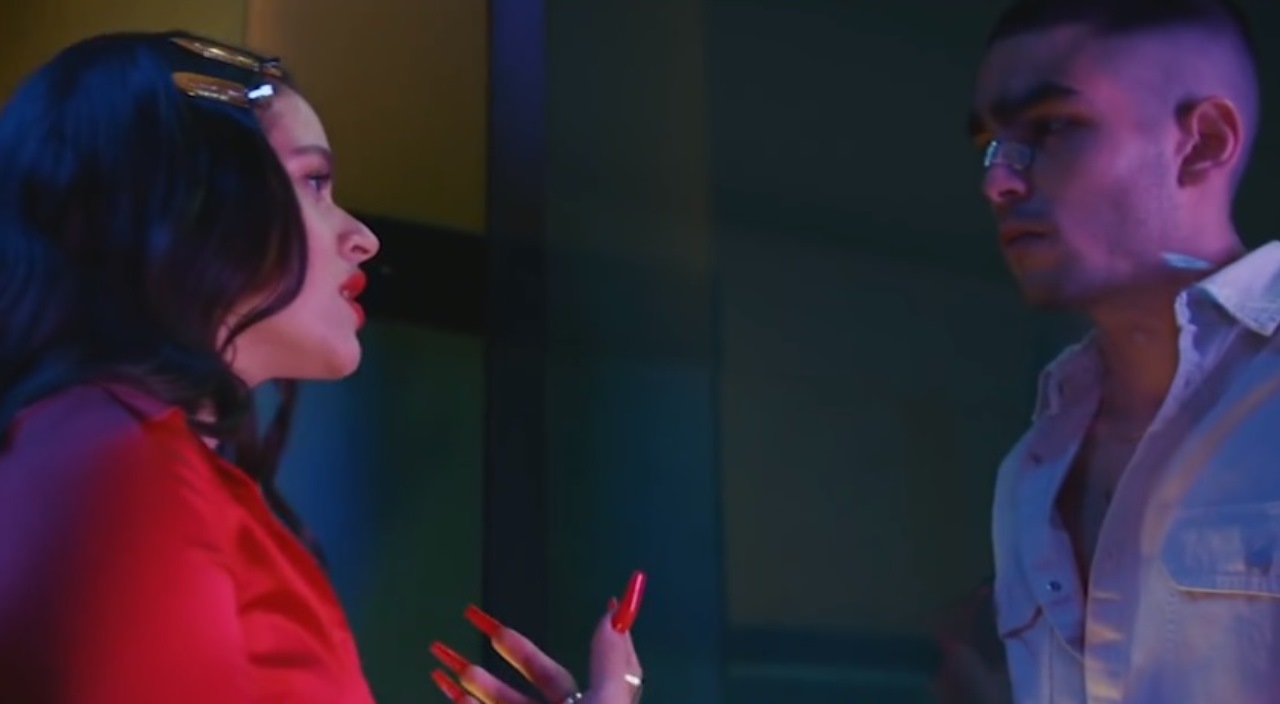 Atração do Grammy, Rosalía sofre por amado preso em clipe de Juro Que com ator de Elite