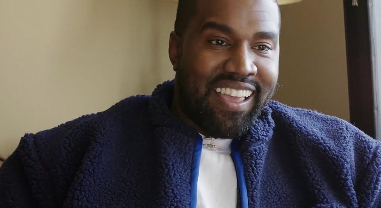 Kanye West é processado por atores e equipe de ópera cristã
