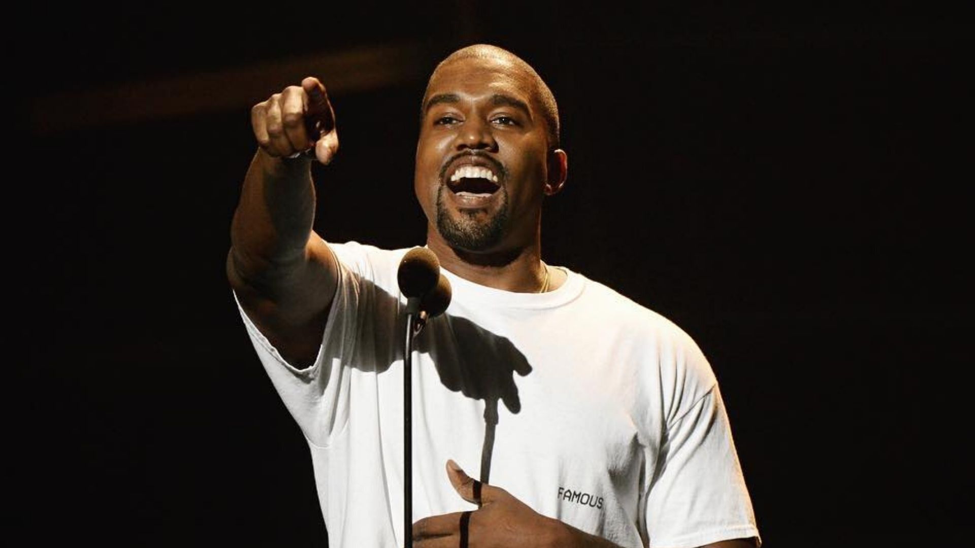Todas as músicas de Jesus is King, novo álbum de Kanye West, estreiam na parada Hot 100 da Billboard