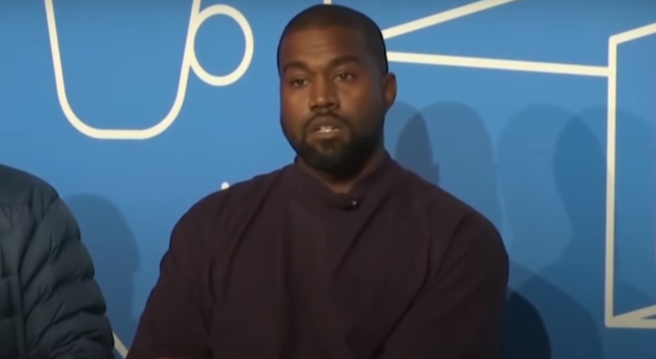 Kanye West se irrita ao ouvir risadas quando anuncia que vai concorrer à presidência dos EUA