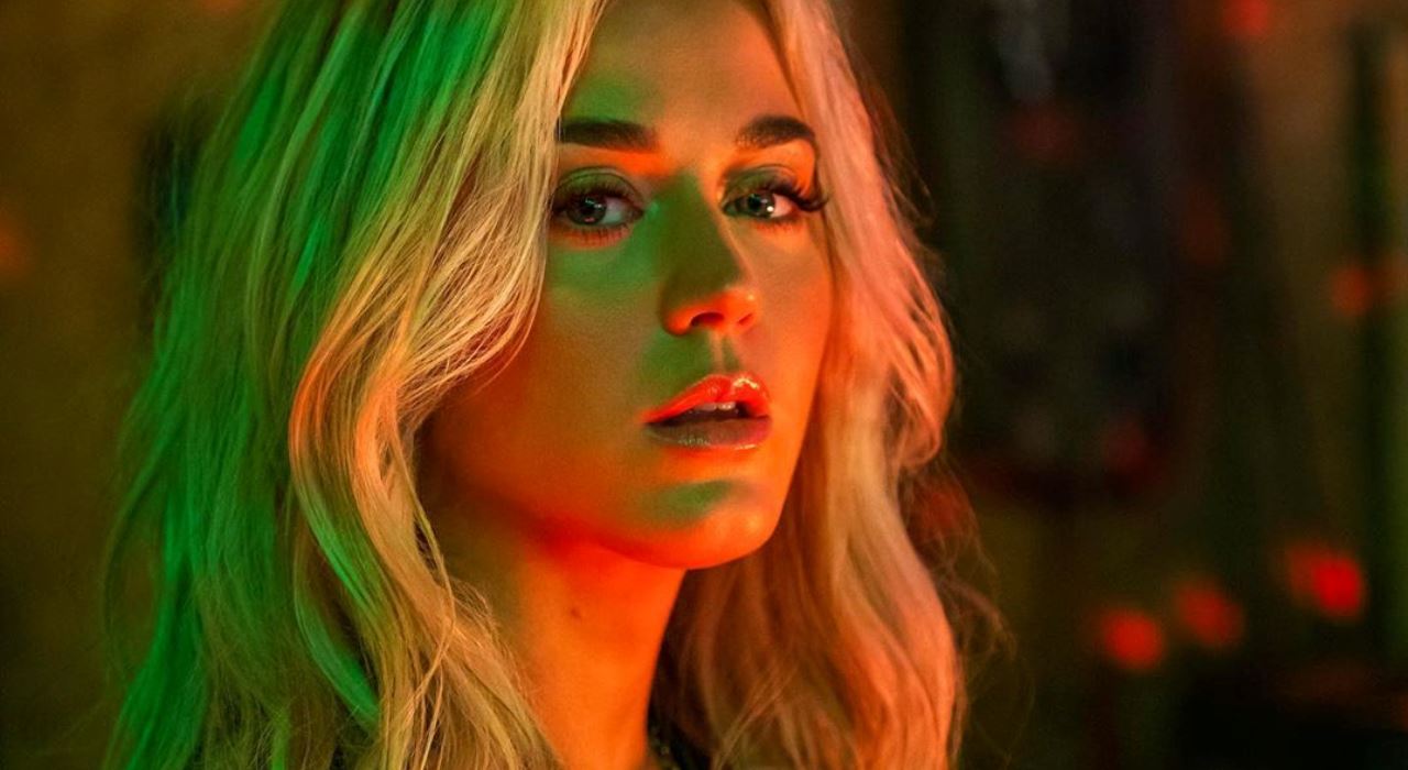 Katy Perry é processada por publicar foto de si mesma feita por paparazzo