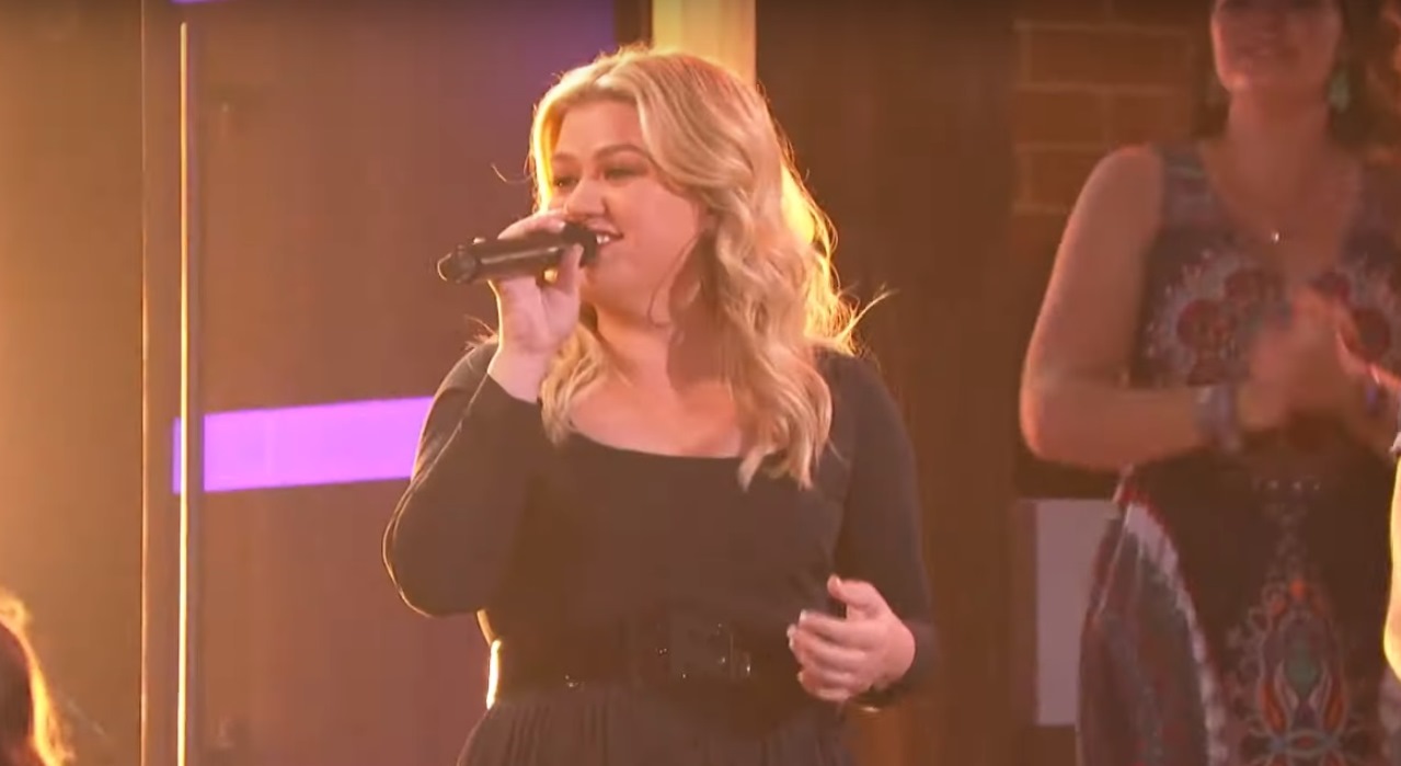 De Lady Gaga a Sam Smith: Separamos os melhores covers de Kelly Clarkson em seu programa na TV até agora