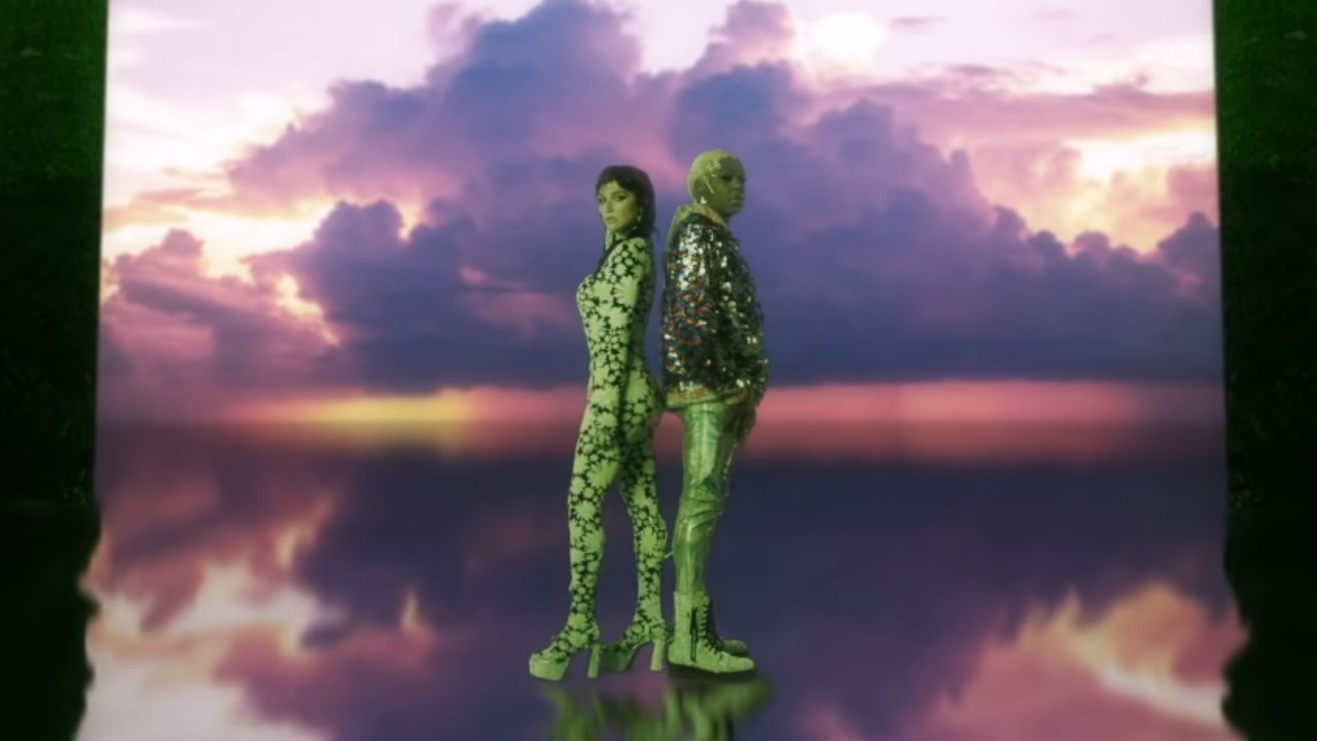 Kesha e Big Freedia viajam em unicórnios no clipe de Chasing Rainbow; confira