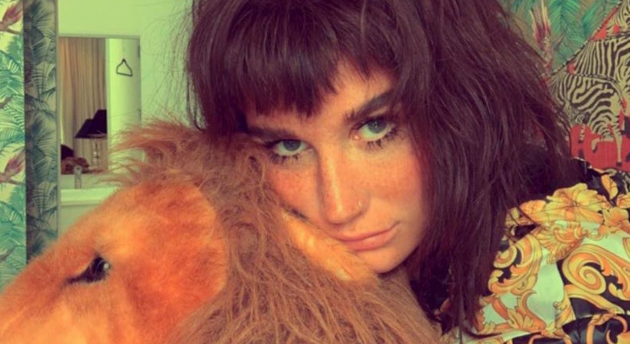 Kesha vai retornar ao pop em novo álbum, que terá composições de Dan Reynolds, do Imagine Dragons