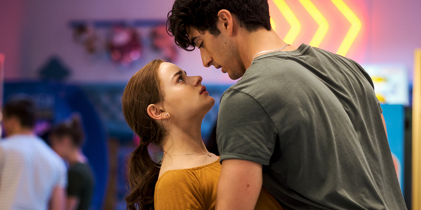 “A Barraca do Beijo 2”: Taylor Perez relembra cena romântica com Joey King; confira