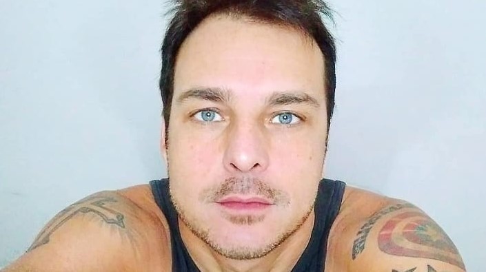 Ex-Dominó lucra R$7 mil com vendas de seus ensaios nus: “Vendi revista por R$ 500”