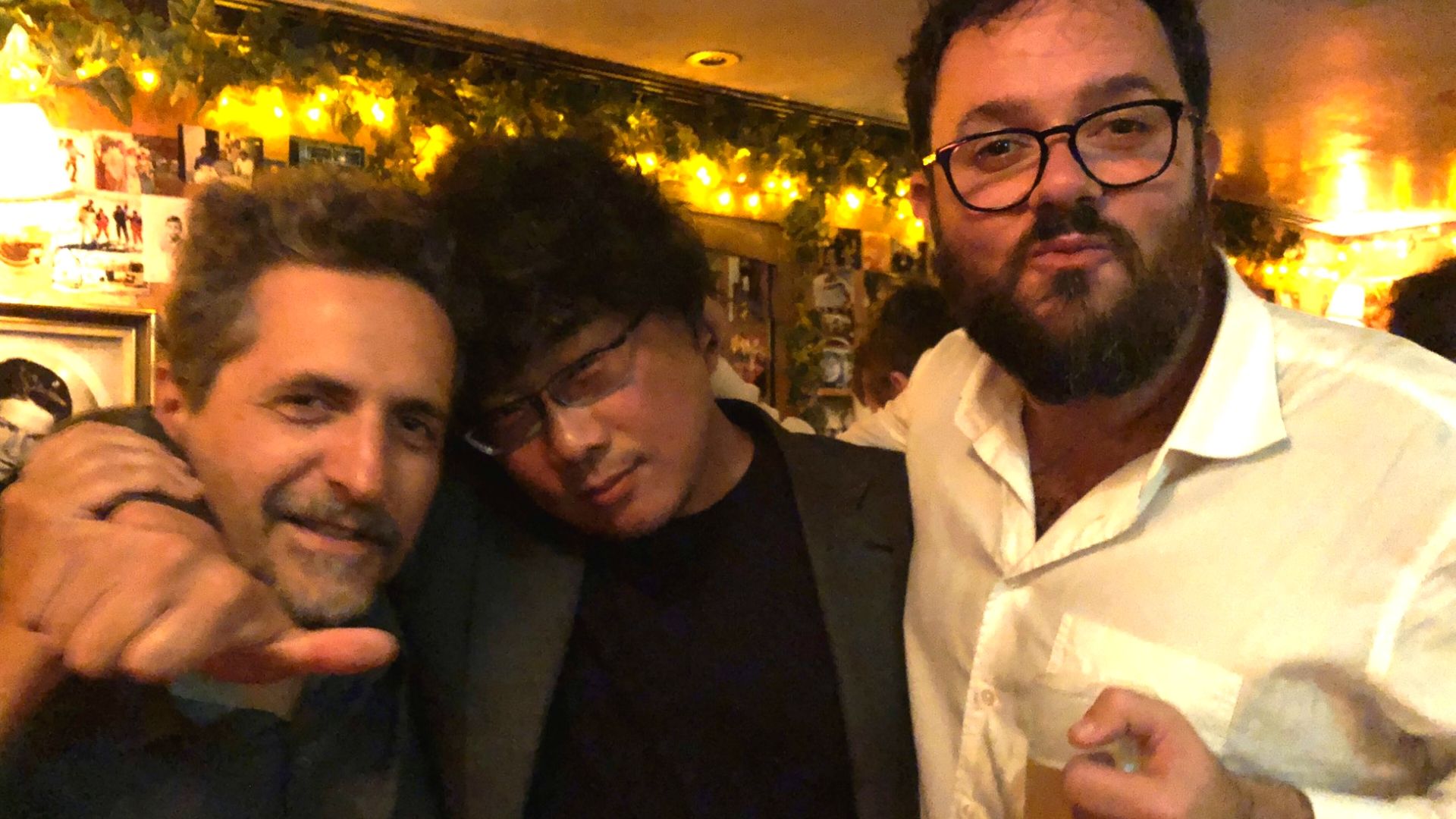Kleber Mendonça Filho, de Bacurau, parabeniza Parasita por vitória no Oscar 2020: “Sensacional filme gringo tomar Hollywood”