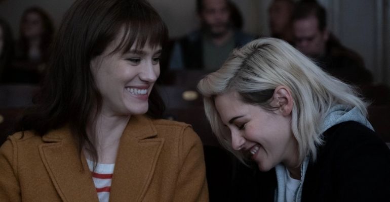 “Happiest Season”, filme LGBTQIA+ com Kristen Stewart, ganha primeiro trailer; assista