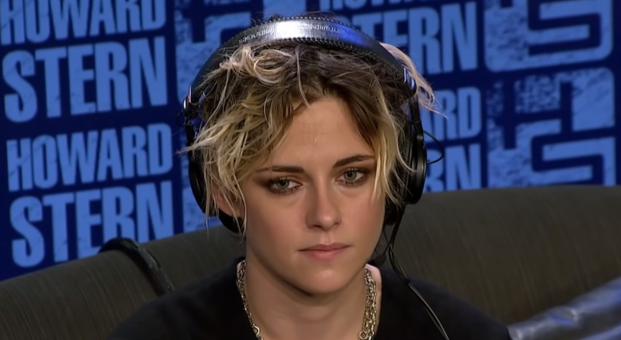 Kristen Stewart acredita que não foi escalada para Branca de Neve 2 por conta de caso com diretor