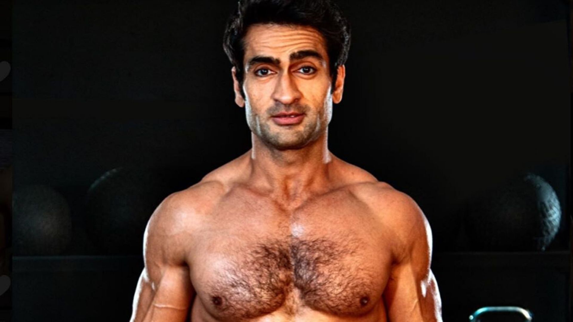 Kumail Nanjiani, de Os Eternos, comenta repercussão de foto sem camisa: “Saiu de controle”