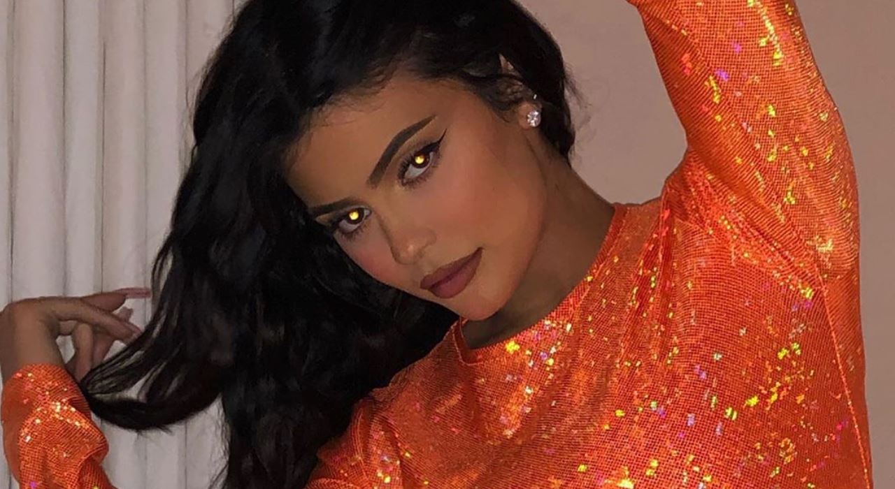 Kylie Jenner diz que está em “ótimos termos” com Travis Scott e desmente encontro com Tyga