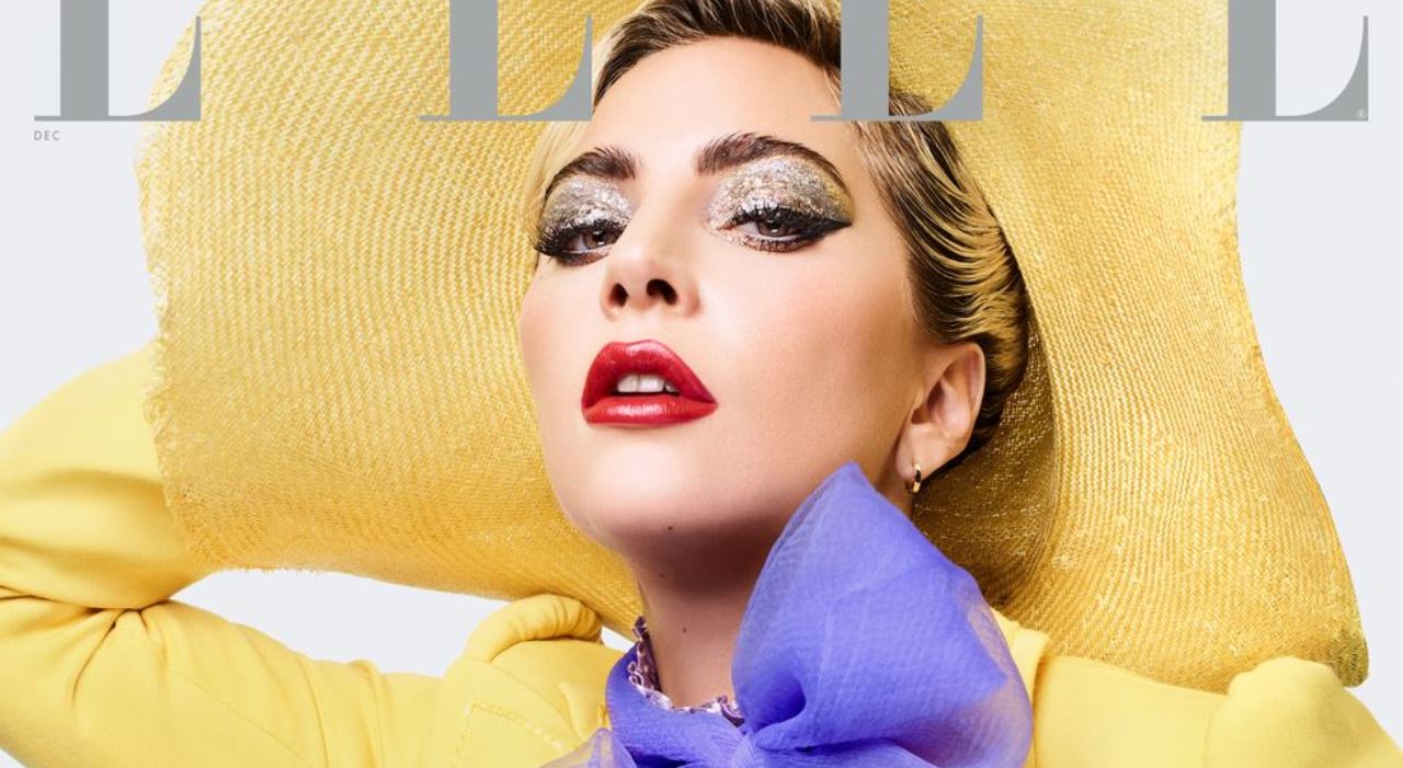 Lady Gaga explica vestido de carne e fala sobre clima de romance com Bradley Cooper no Oscar: “Foi orquestrado”