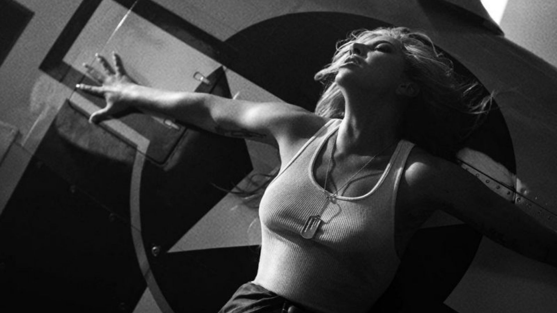 Lady Gaga lança clipe de “Hold My Hand”, música tema de “Top Gun: Maverick”; assista