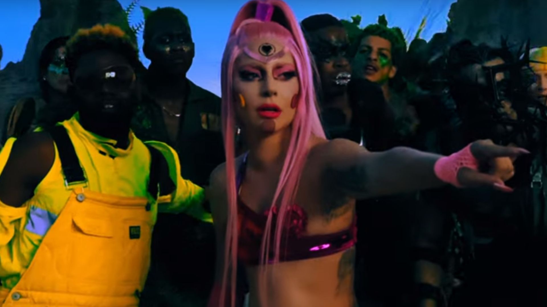 Lady Gaga divulga prévia do clipe de Stupid Love; assista