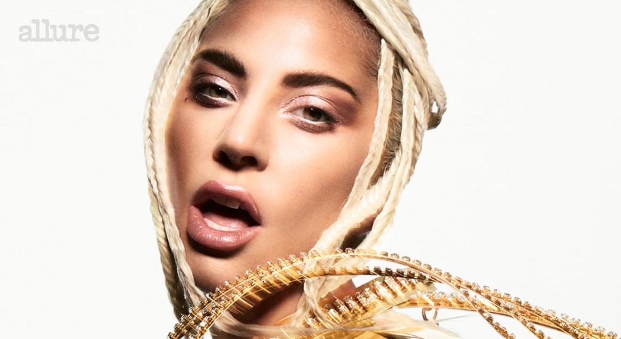 Lady Gaga revela que nunca se sentiu bonita em entrevista