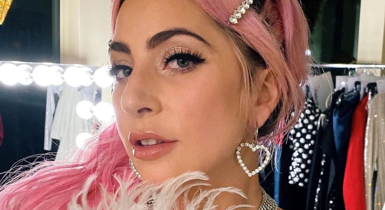 Lady Gaga comenta pedidos de fãs sobre segunda parte do álbum “ARTPOP”
