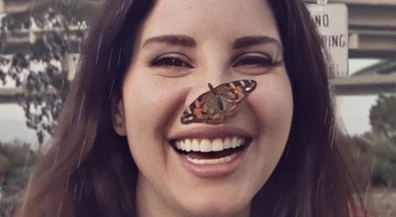 Lana Del Rey adia lançamento do álbum falado Violet