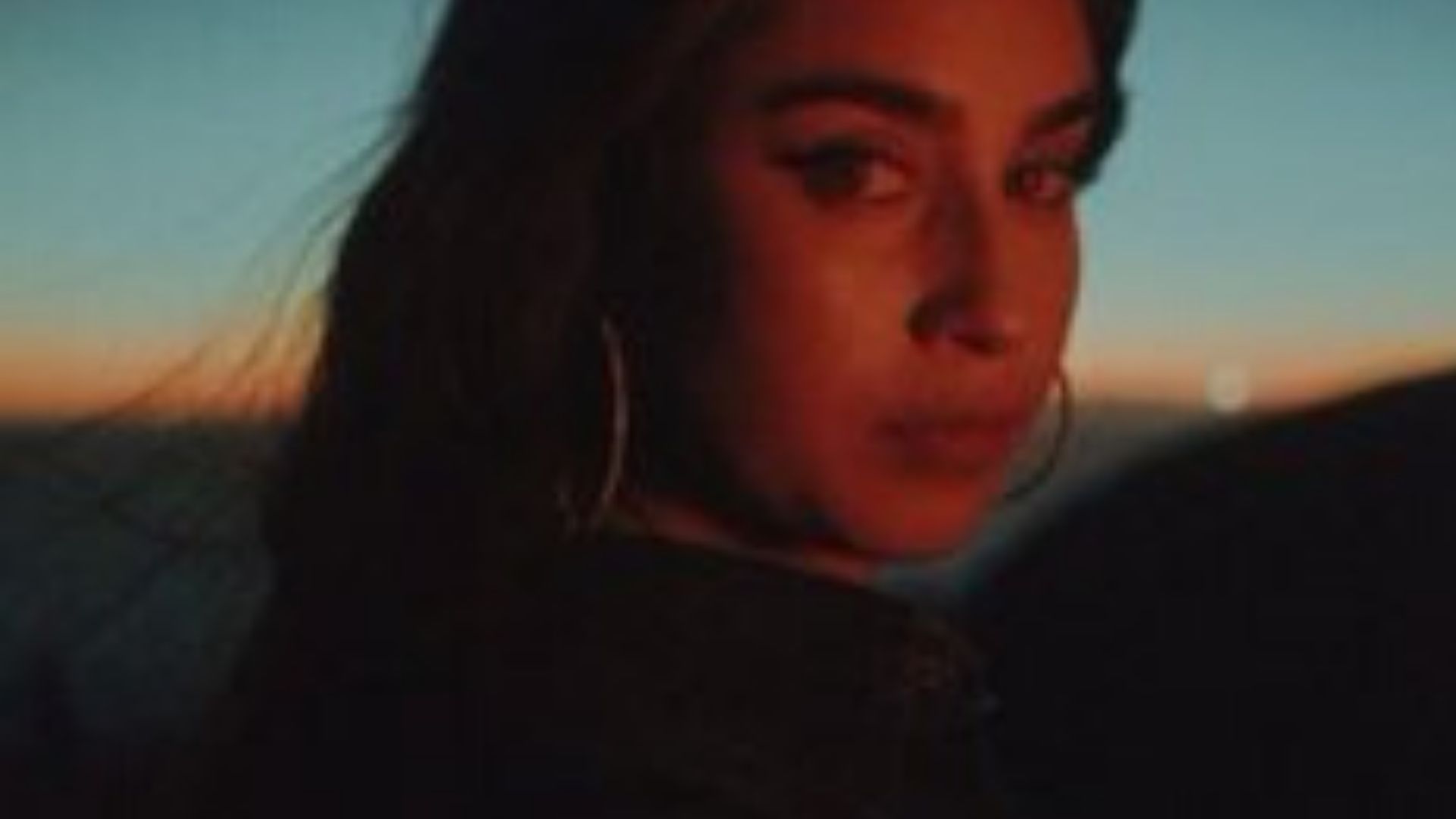 Lauren Jauregui anuncia parceria com Drew Love e Clear Eyes