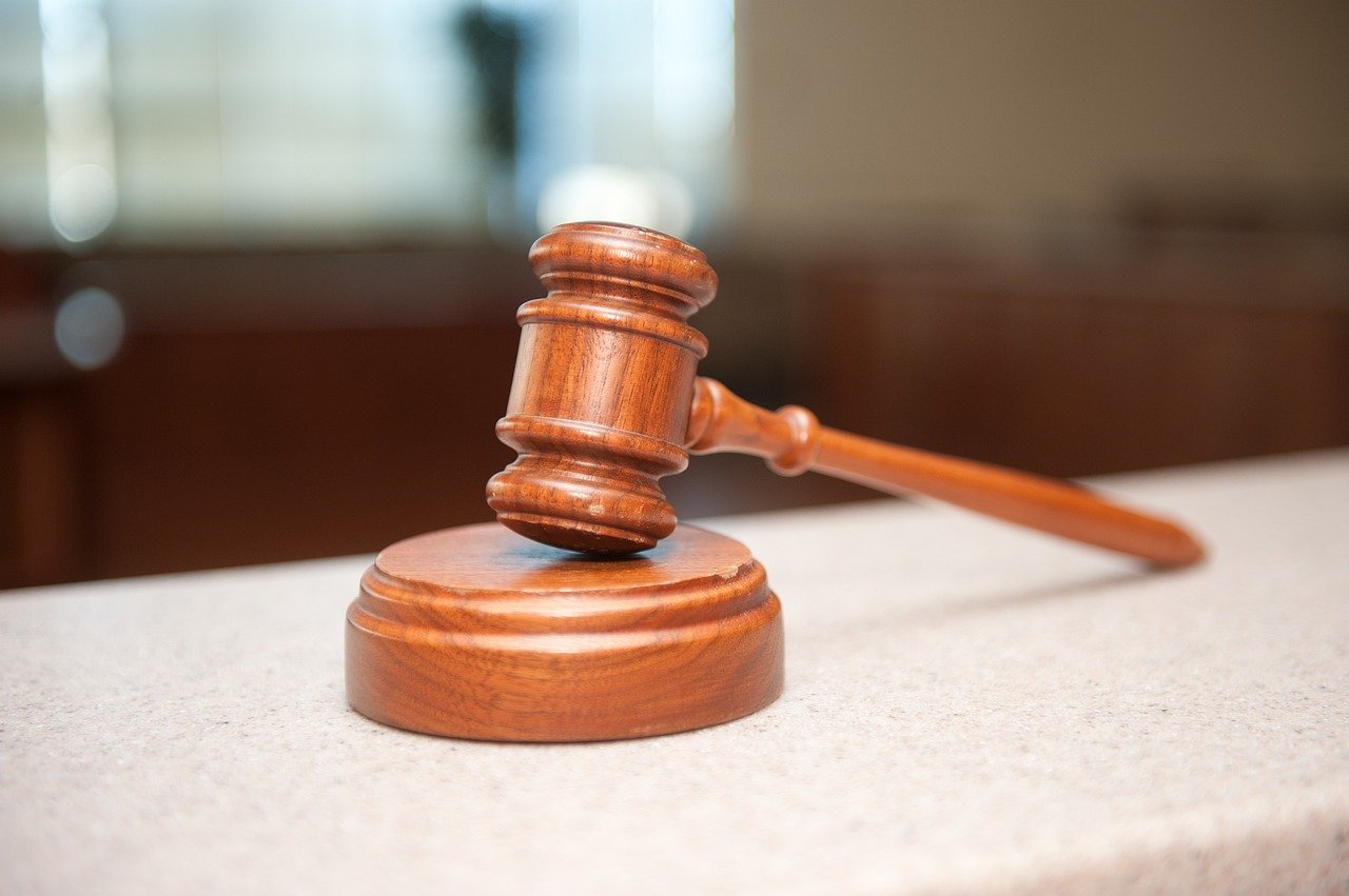 Justiça autoriza aborto de menina de 10 anos estuprada pelo tio