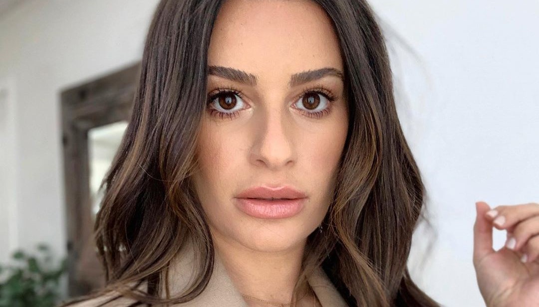 Lea Michele pede desculpas após acusações de comportamento abusivo no set de Glee