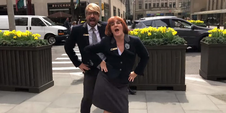 Drew Barrymore se joga na dança e no lipsync com Jimmy Fallon